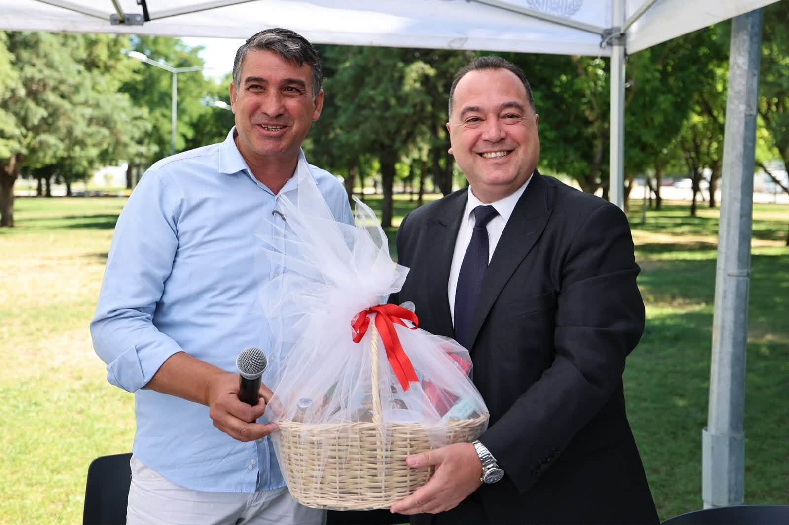 Manisa'da Bakkal Esnaflar Piknik Etkinliğinde Bir Araya Geldi (5)