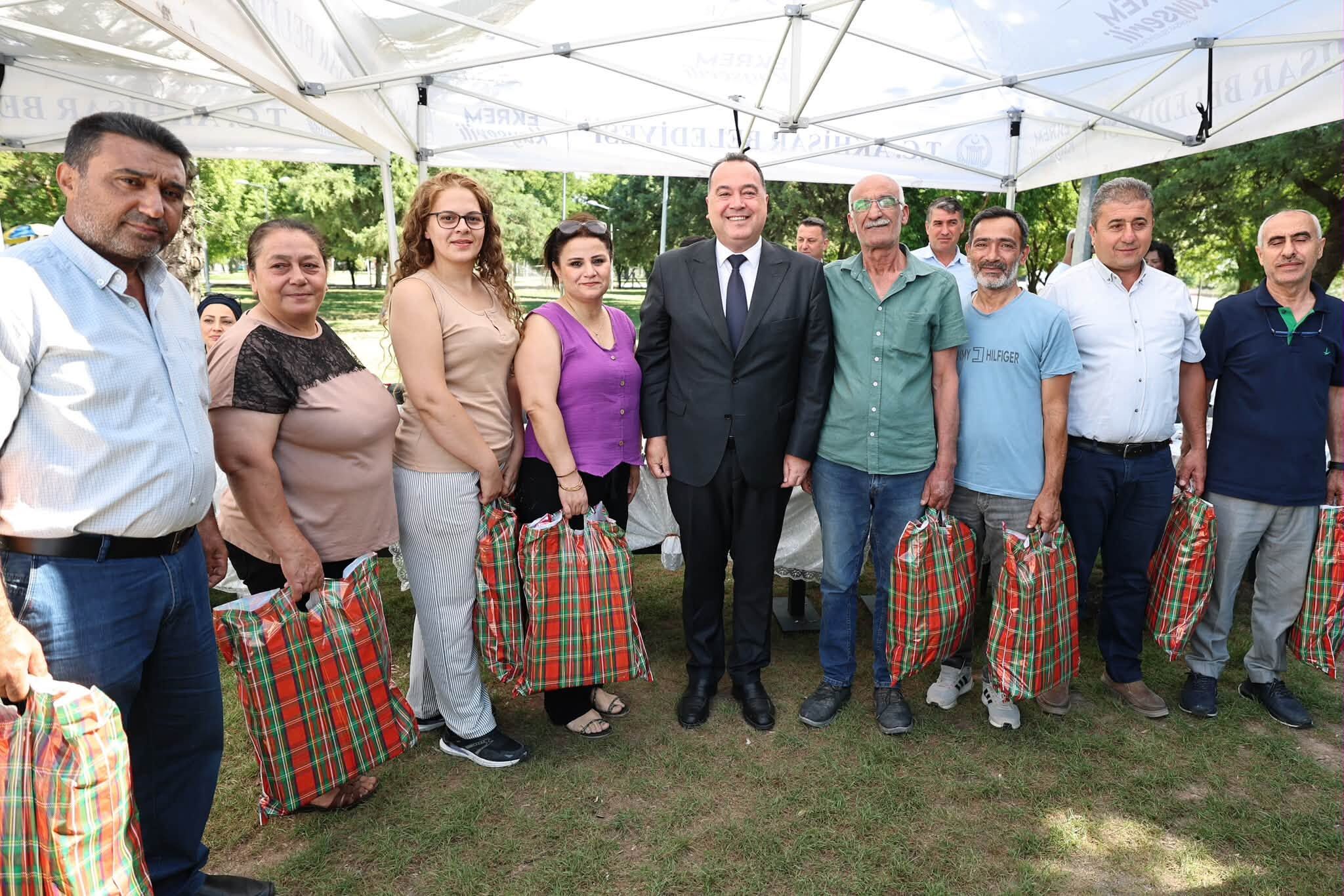 Manisa'da Bakkal Esnaflar Piknik Etkinliğinde Bir Araya Geldi (6)