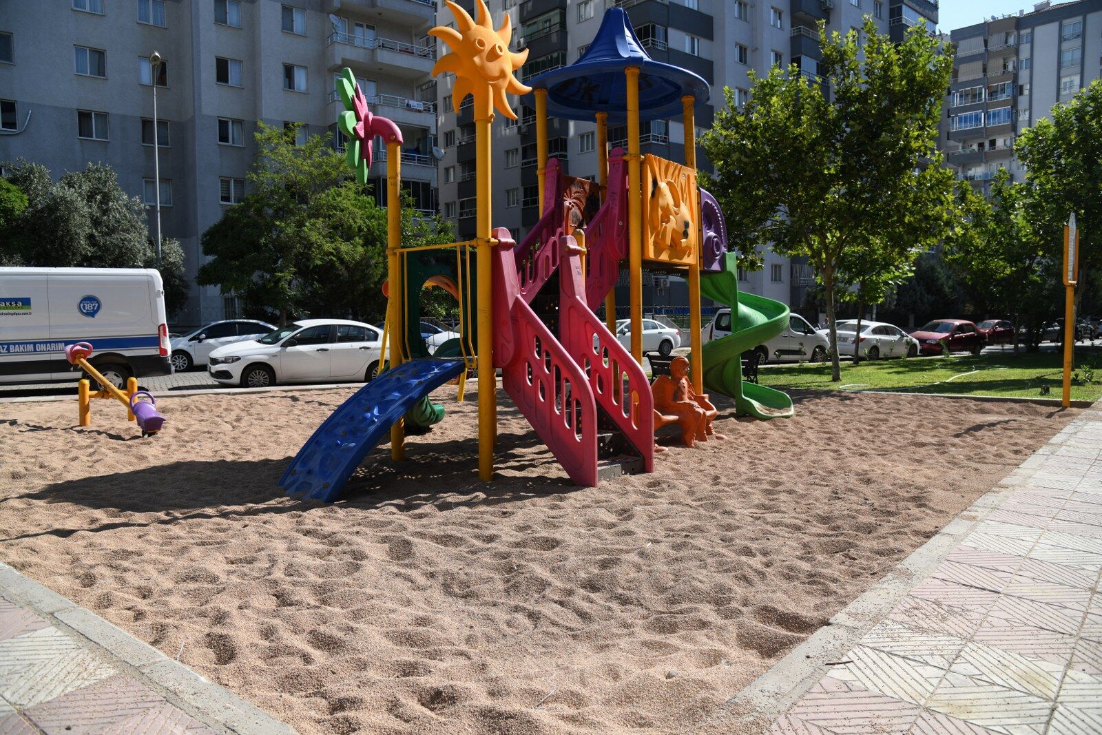 Manisa'da Parklara Çevreci Dokunuş! (3)