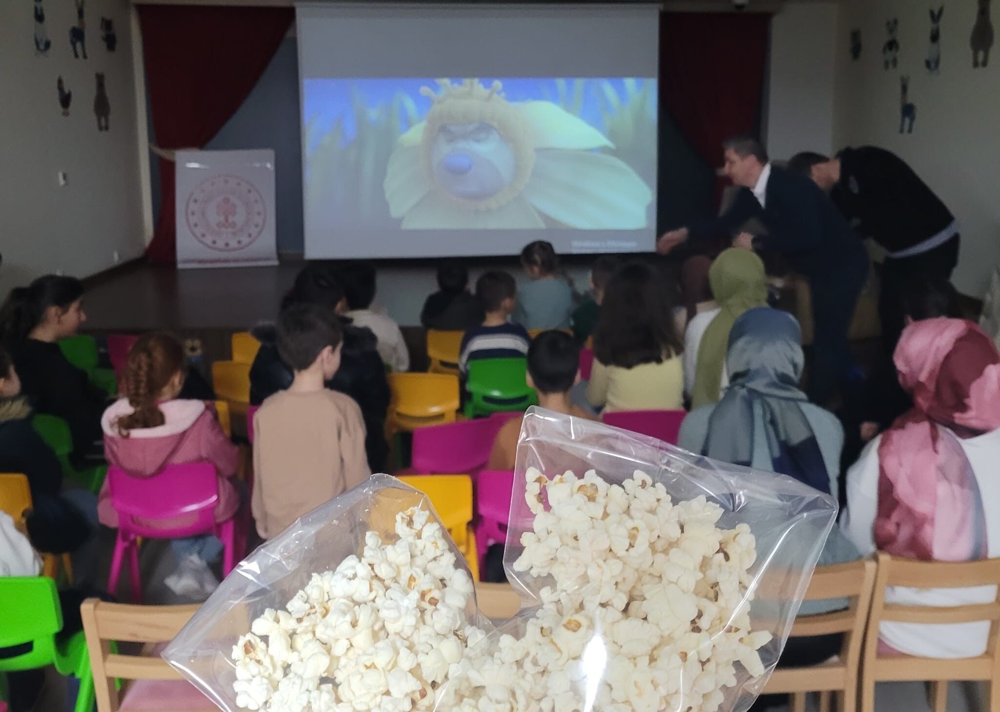 Manisa'da Teknoloji Ile Kitap Bir Arada 7 Binin Üzerinde Dergiye Erişim (1)