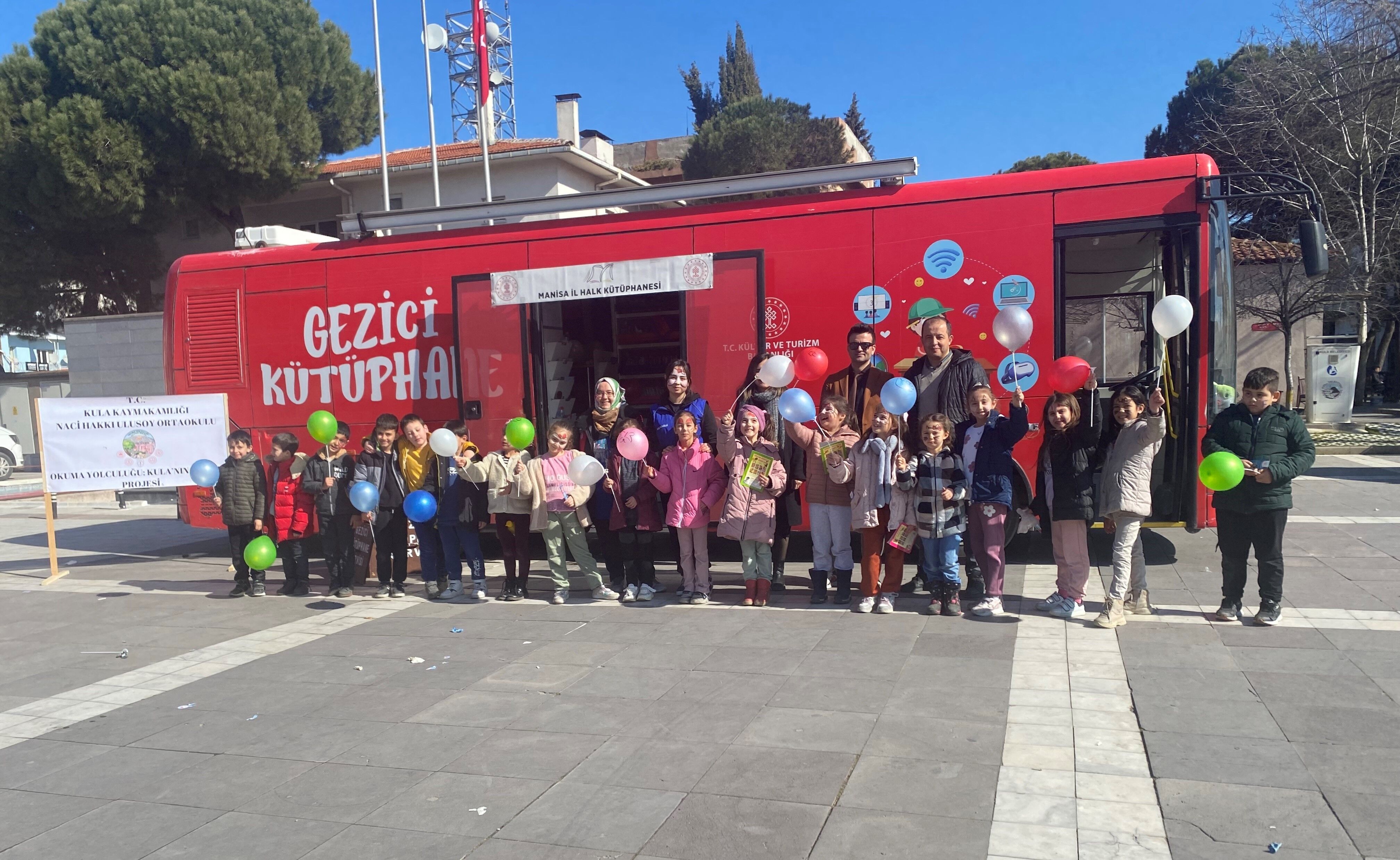 Manisa'da Teknoloji Ile Kitap Bir Arada 7 Binin Üzerinde Dergiye Erişim (3)