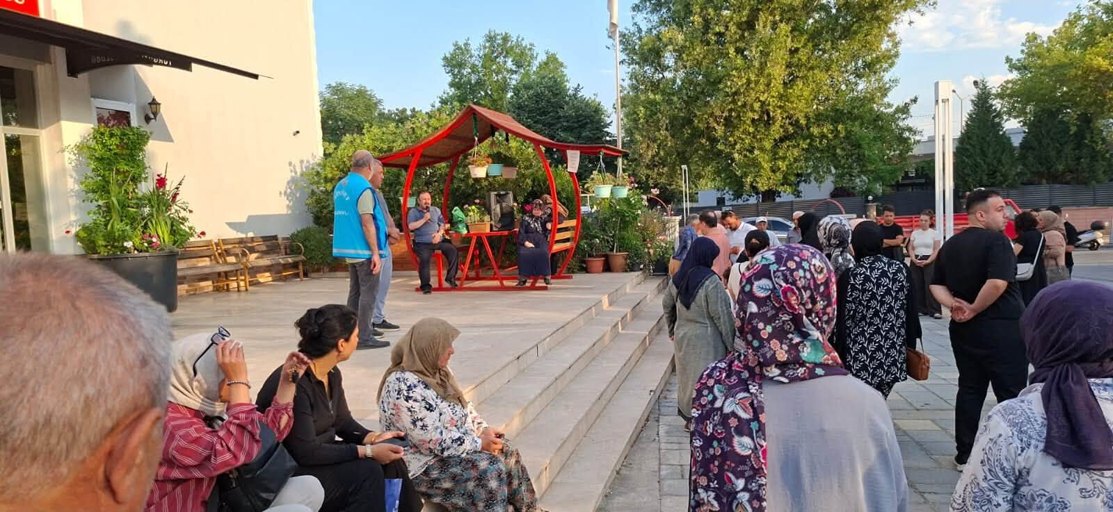 Manisa'da Yeni Sezonun Ilk Umrecileri Uğurlandı (2)
