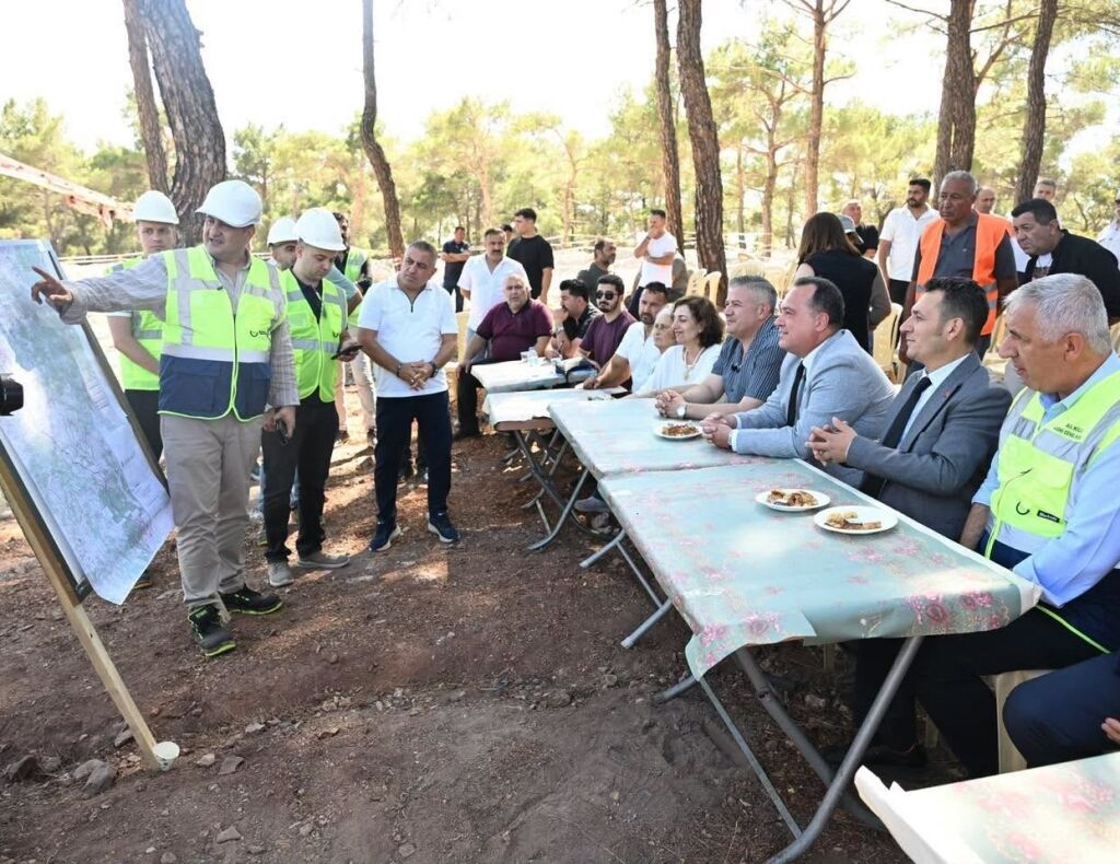 Manisa'nın Ilçesinde 22 Yıllık Sorun Tarihe Karışıyor! (2)