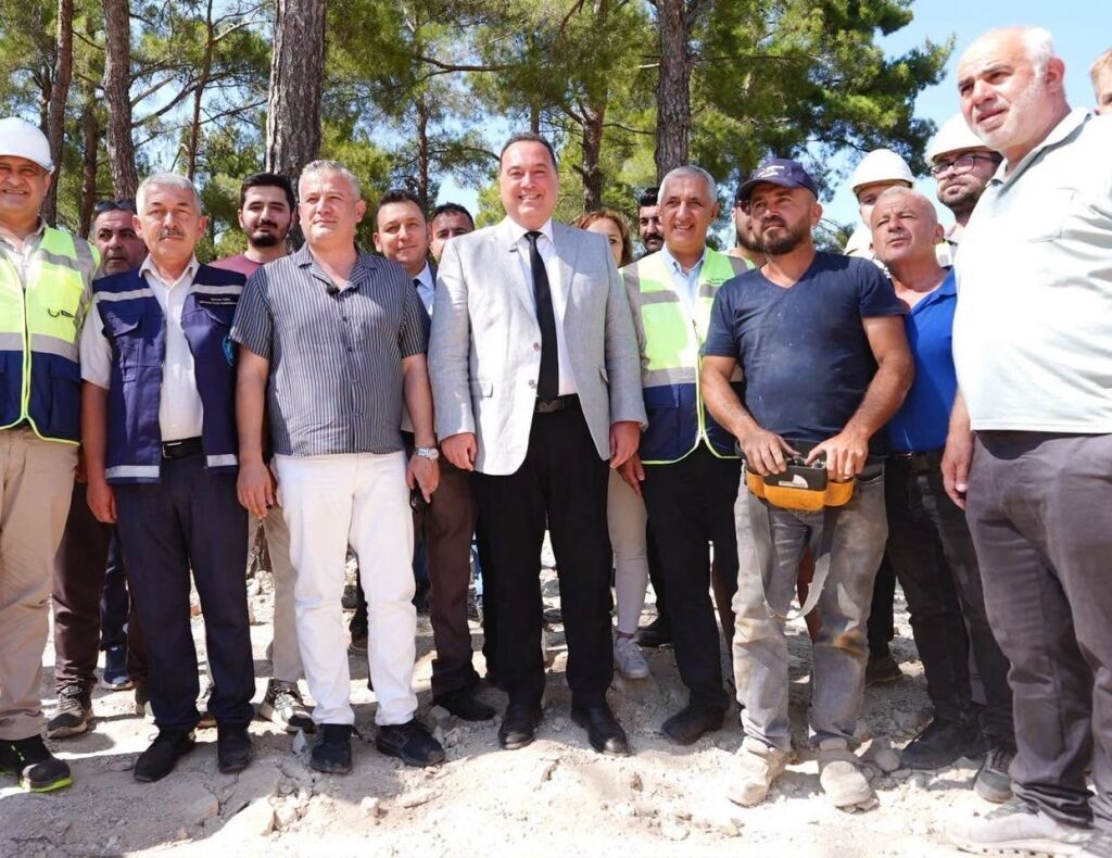 Manisa'nın Ilçesinde 22 Yıllık Sorun Tarihe Karışıyor! (3)