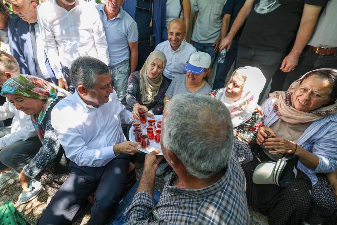 Özel, Çiftçi Ve Vatandaşlarla Bir Araya Geldi! (1)