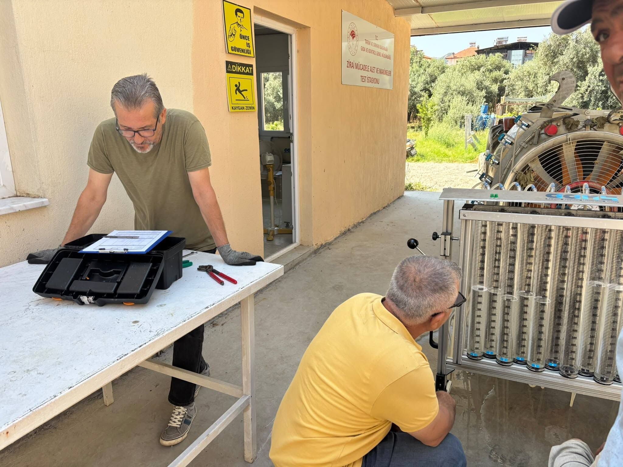 Sarıgöl'de İlaçlama Makineleri Test Ediliyor (3)
