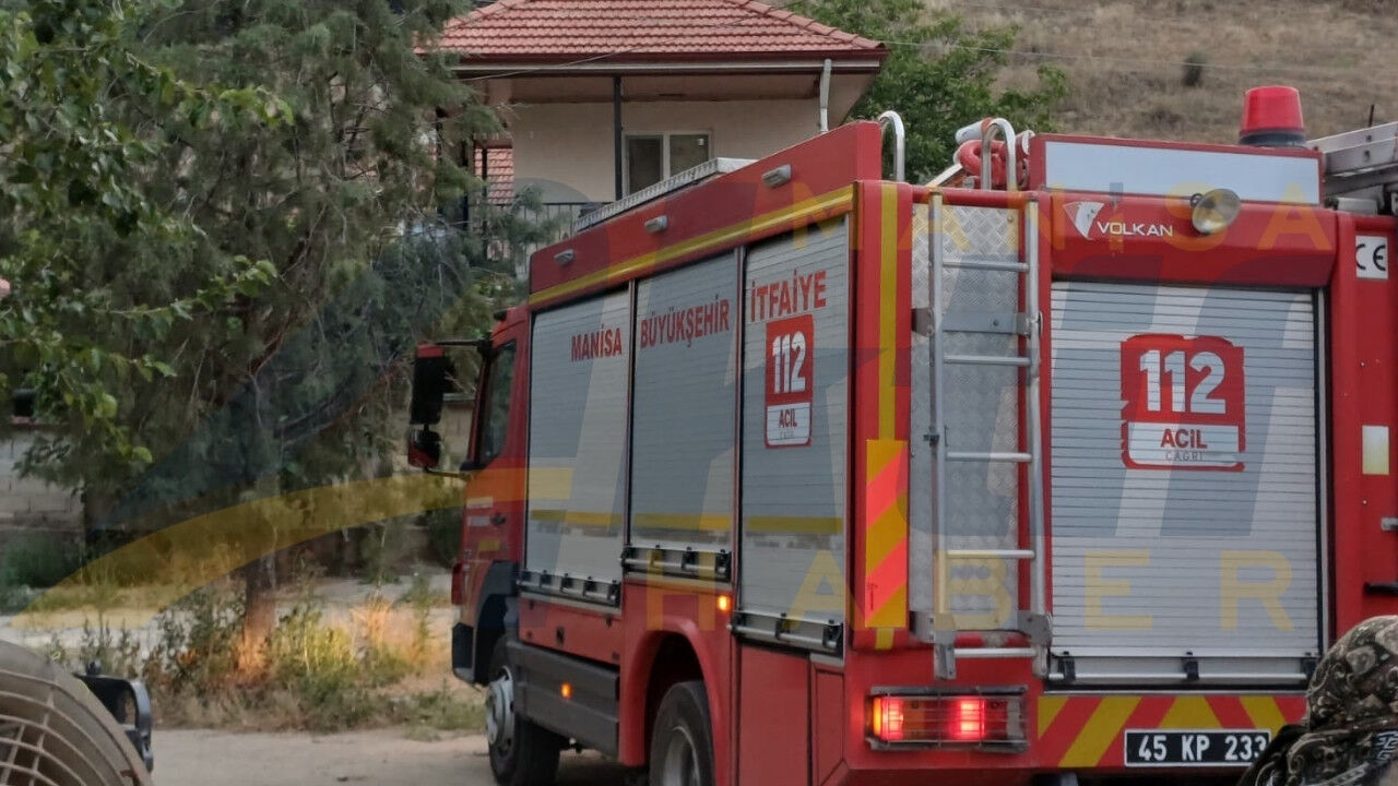 Sarıgöl’de Trafo Yangını Müdahale Sürüyor (2)