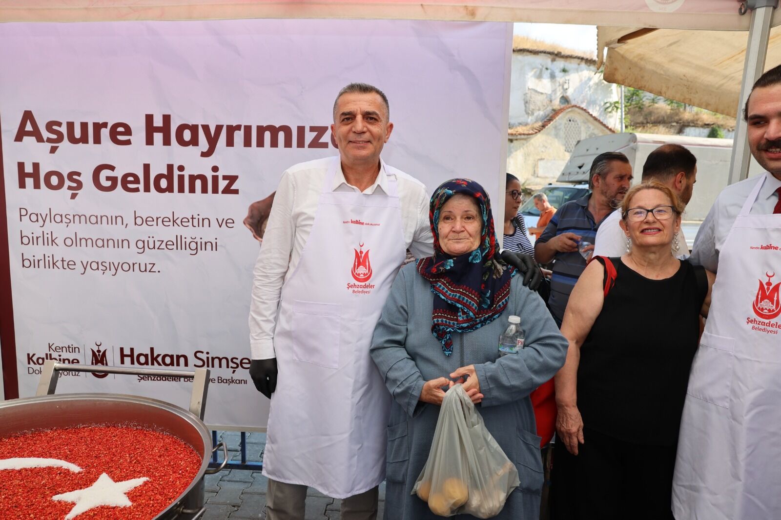 Manisa'da aşure bereketi meydanlara taştı-2
