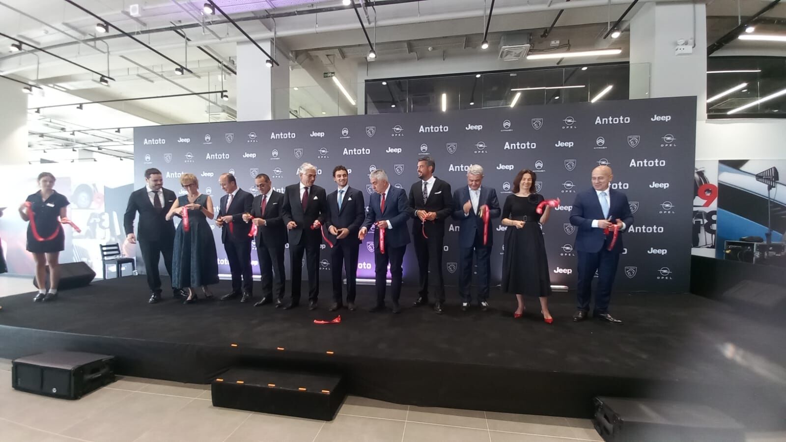 Manisa'da 4 büyük otomobil markası aynı çatı altında toplandı-.1