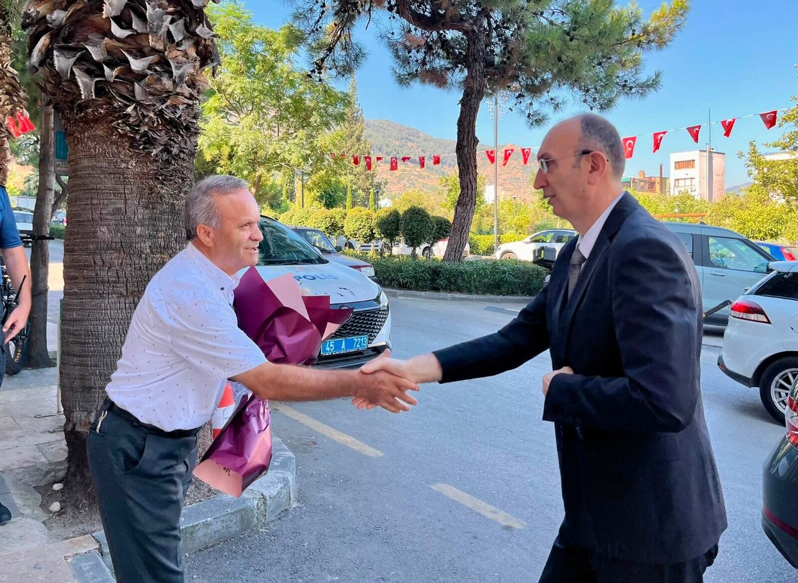 Yeni Şehzadeler Kaymakamı Günhan Yazar Görevine Başladı-.5.4