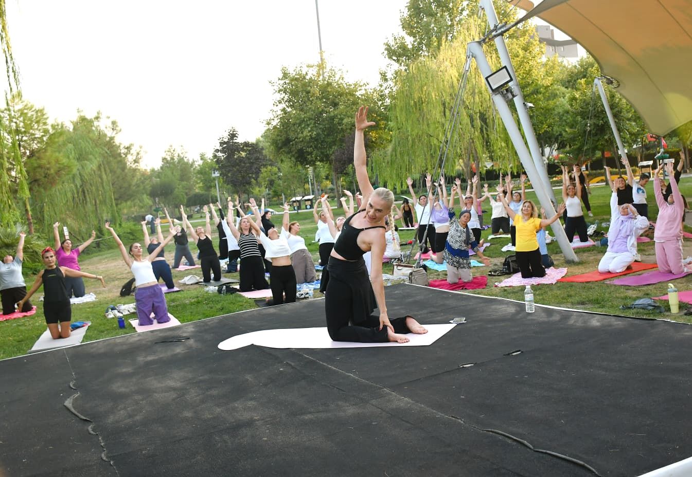 Manisa'da kadınlar yoga etkinliğinde buluştu!-.3-1