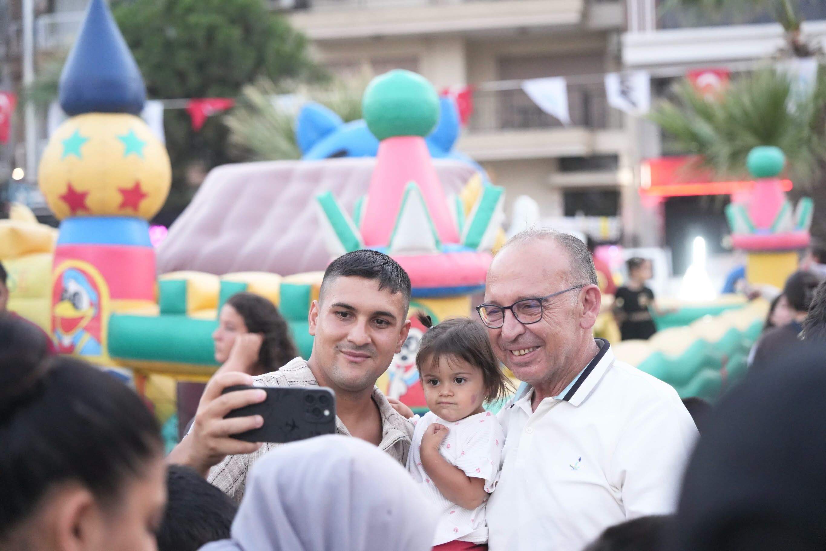 Turgutlu'da 'Çocuk Şenliği' rüzgarı