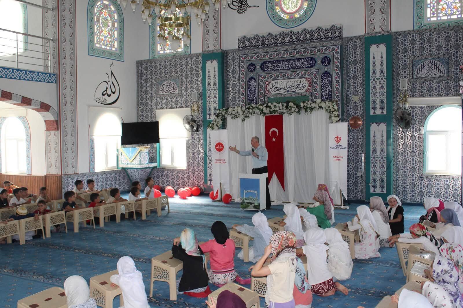 Turgutlu’da yaz Kur’an Kurslarında coşkulu kapanış!