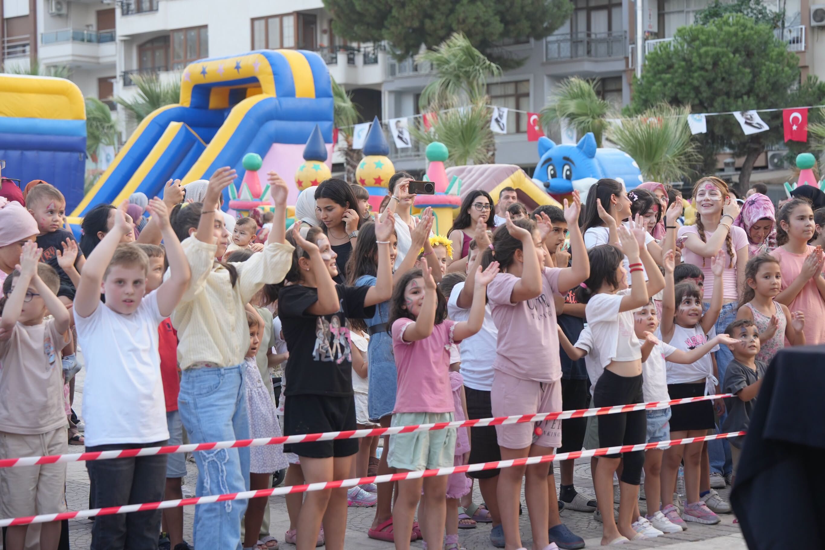 Turgutlu'da 'Çocuk Şenliği' rüzgarı
