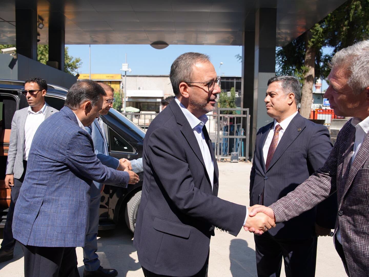 AK Parti Heyetinden Manisa 19 Mayıs Stadyumu’nda saha incelemesi!