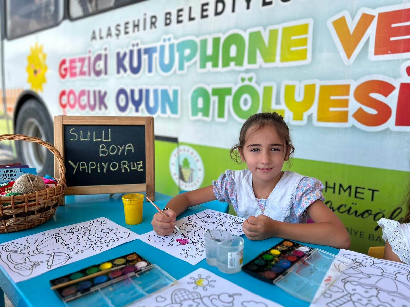 Alaşehir’de gezici kreş ve kütüphane, çocuklarla buluşmaya devam ediyor-.12