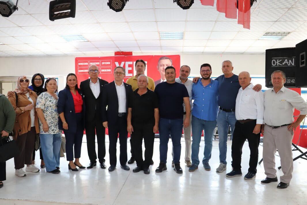 YENİ Parti Kırkağaç'ta yeni üyelere rozet takıldı!-1