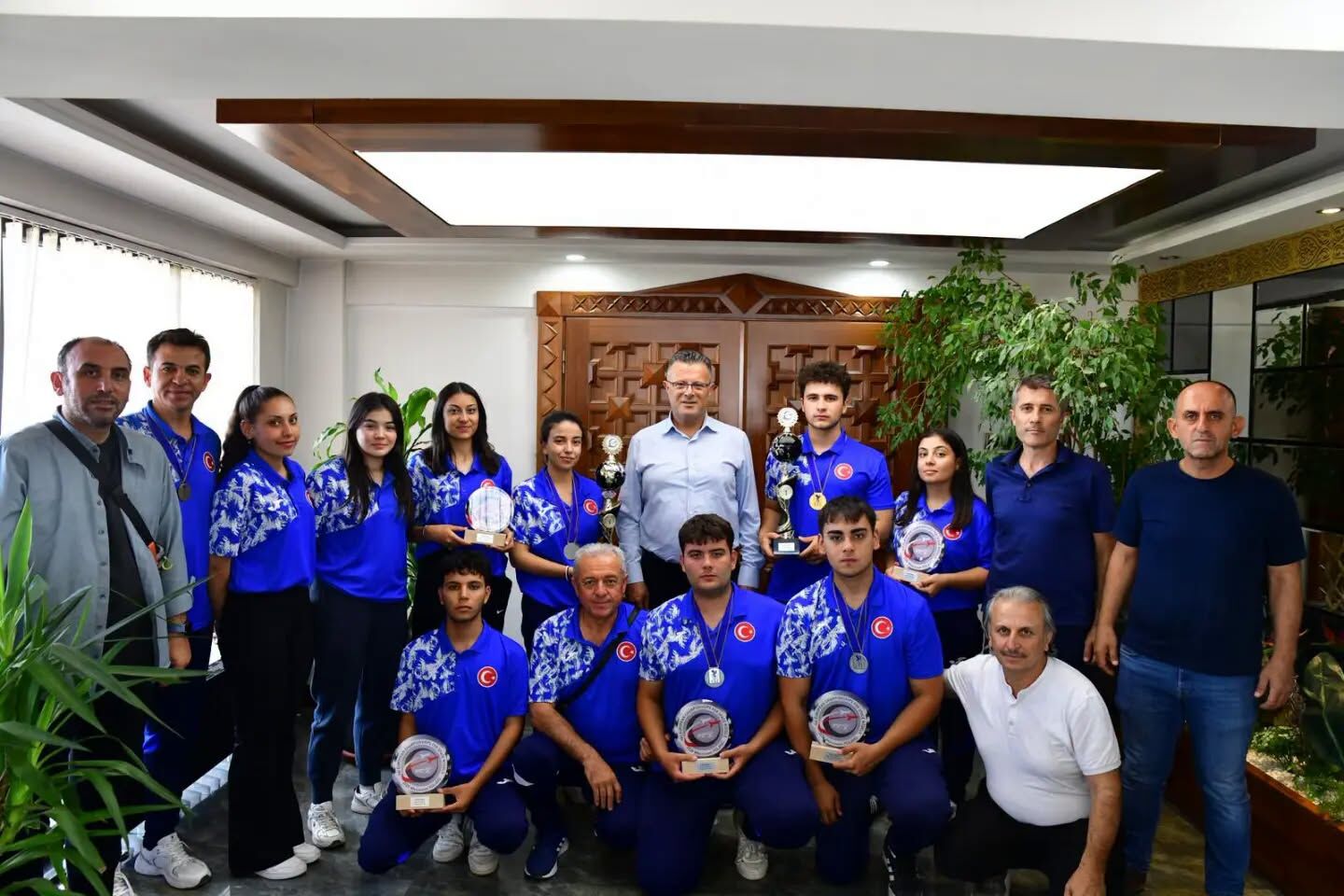 Alaşehirli gençlerden Polonya'da tarihi başarı!-1