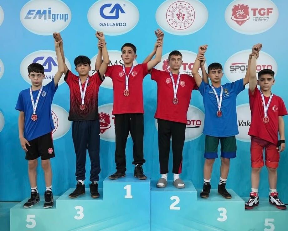 Manisalı Genç Şampiyonu İl Müdürü Öztürk Makamında Ağırladı-.1