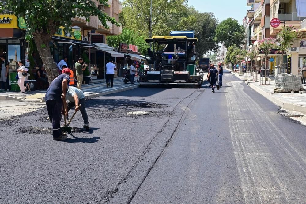 Büyükşehir’den Salihli’ye dev asfalt yatırımı