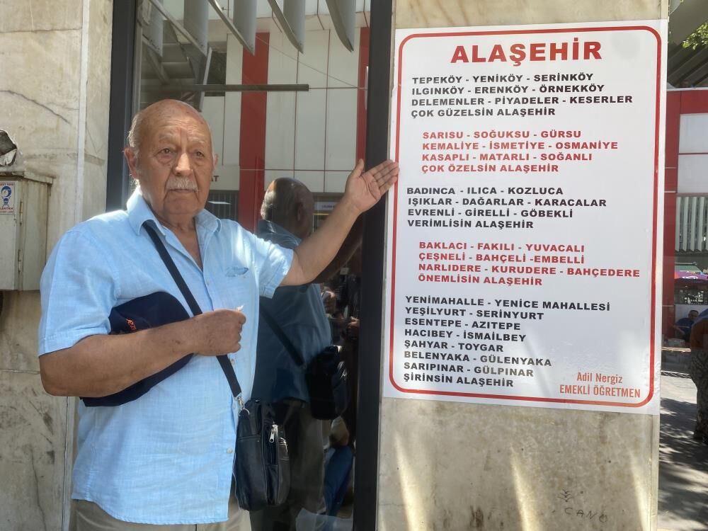 Emekli Öğretmenin Alaşehir Şiiri Belediye Binasını Süsledi