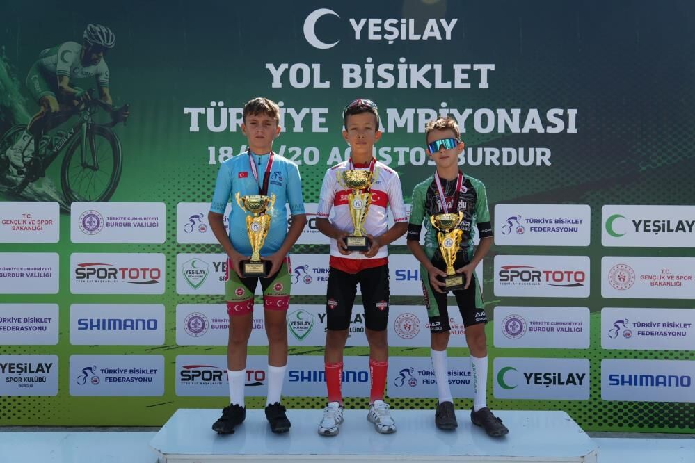 Burdur'da Akhisar rüzgarı: İlknur Buğlem Karataş Türkiye Şampiyonu!
