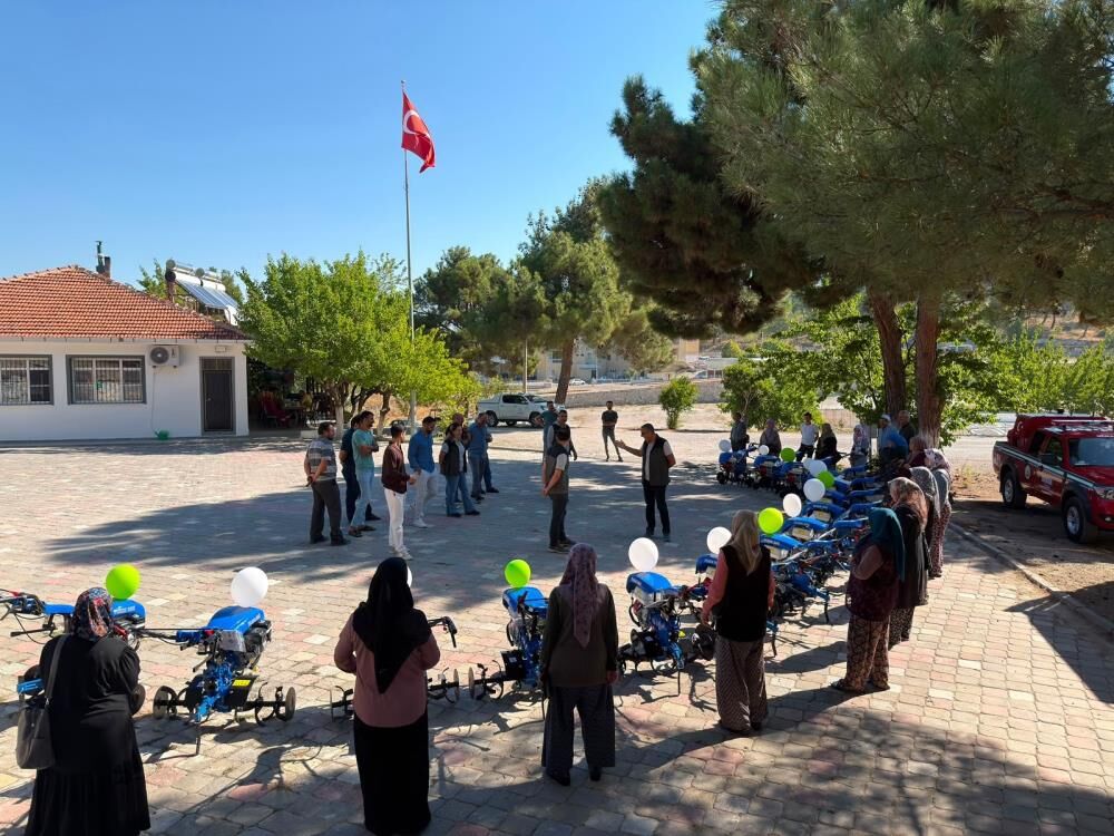 Manisa'da kadın üreticilere destek!