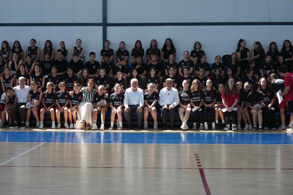 Turgutlu'da 2 bin çocuk sporla ve sanatla buluştu!