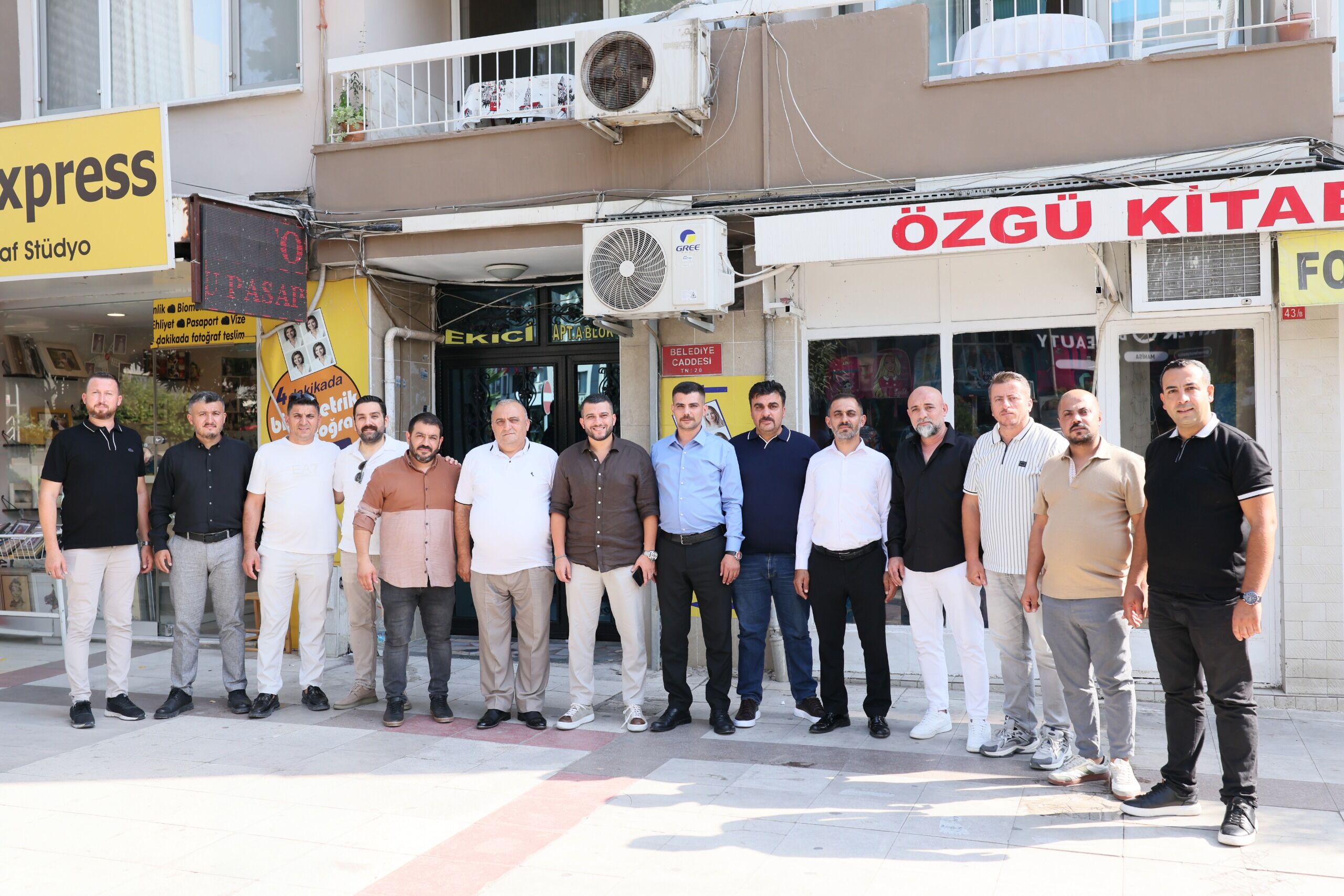 Ahmet Karadağ’dan Mhp Şehzadeler İlçe Başkanlığı’na Hayırlı Olsun Ziyareti (2)