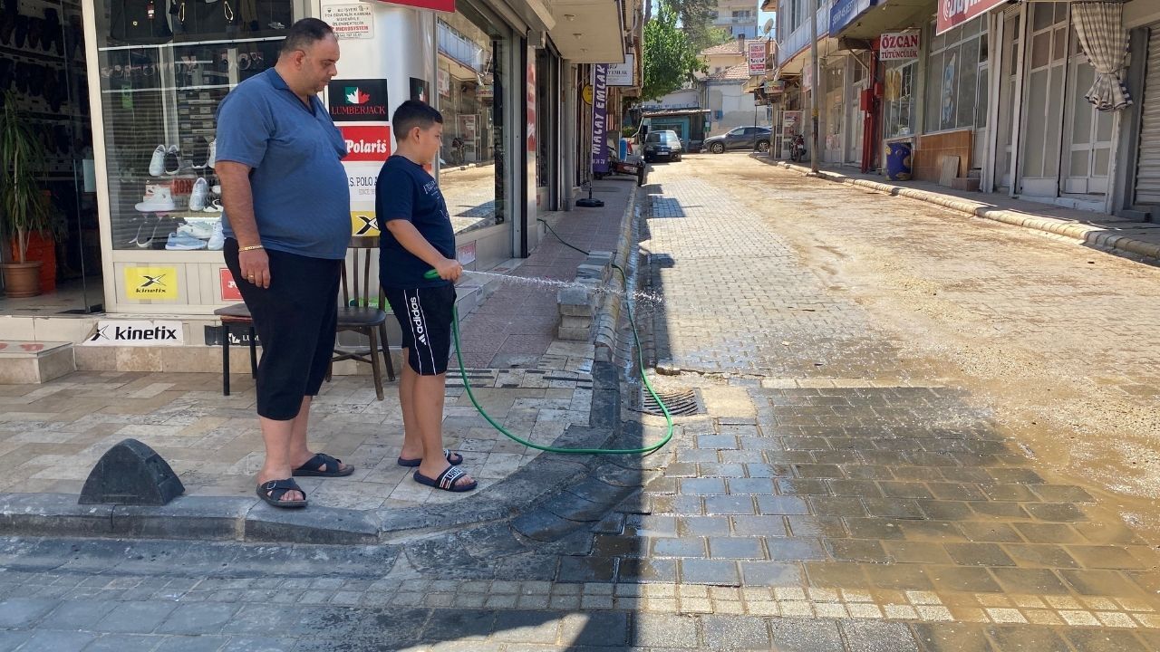 Alaşehir'i Kavurucu Sıcaklar Teslim Aldı! 2