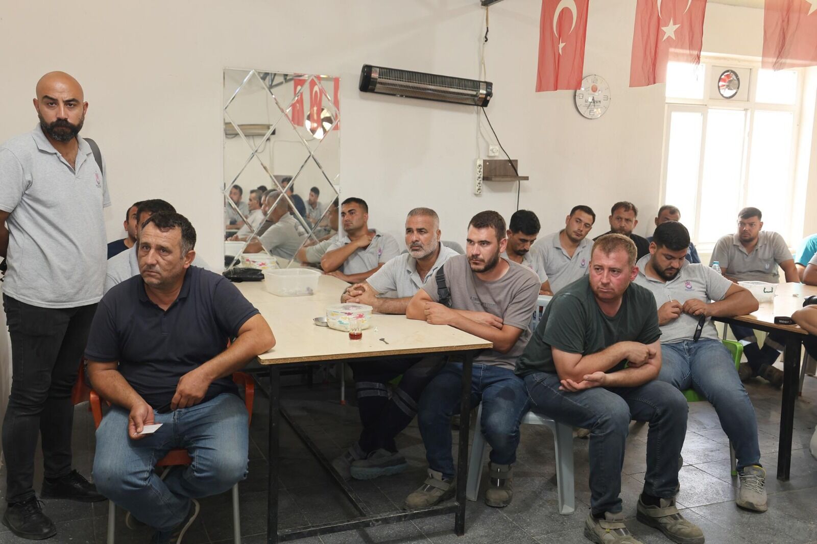 Başkan Şi̇mşek Sahadaki̇ Çalişmalari Y (3)
