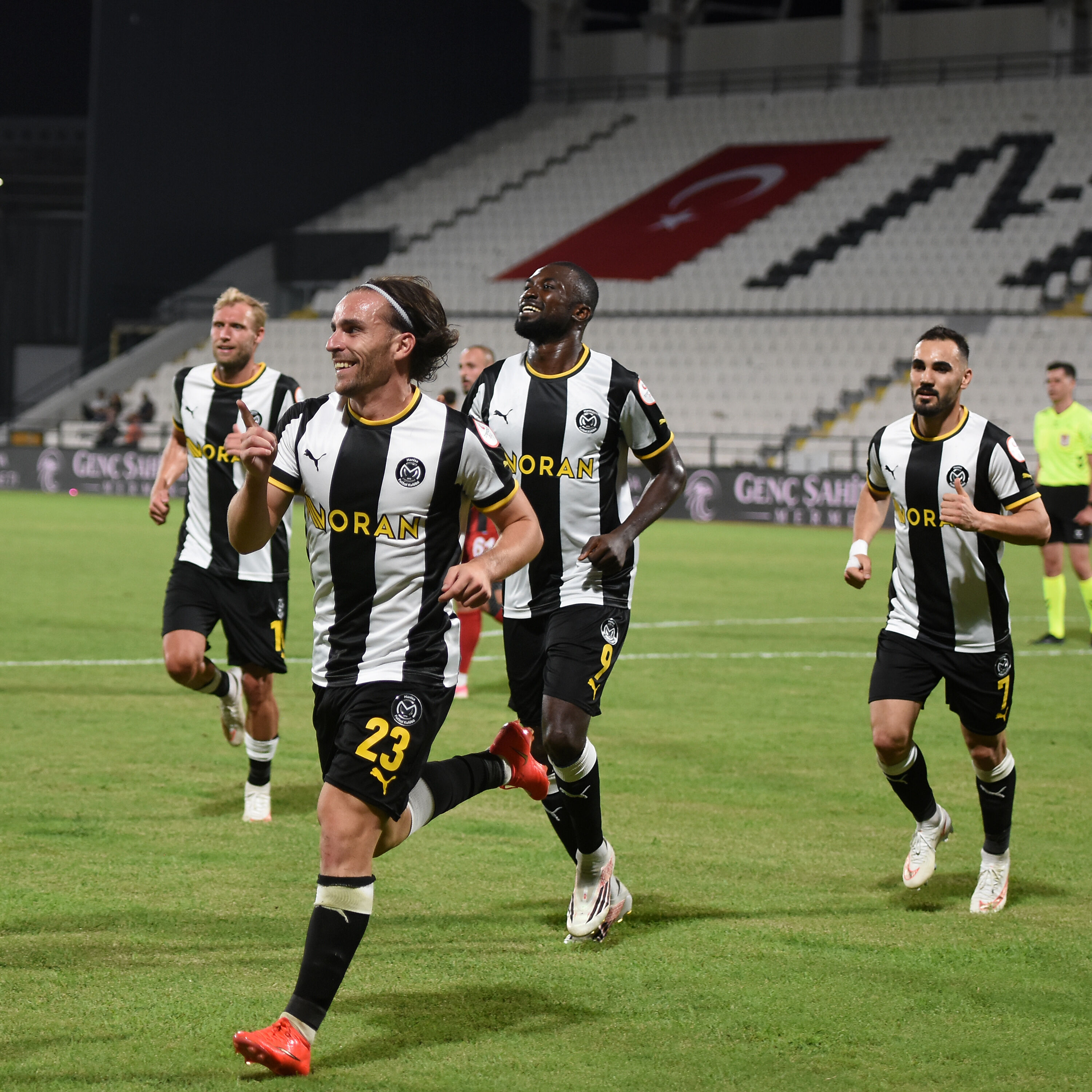 Manisa FK, fırtına gibi başladı: Ligde liderlik koltuğunu kaptı-.1.3.2