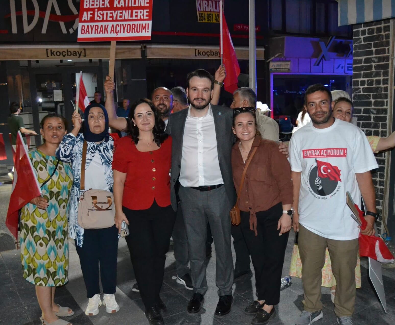 İyi̇ Parti’nin Balıkesir Mitingine Manisa’dan Yoğun Katılım (4)