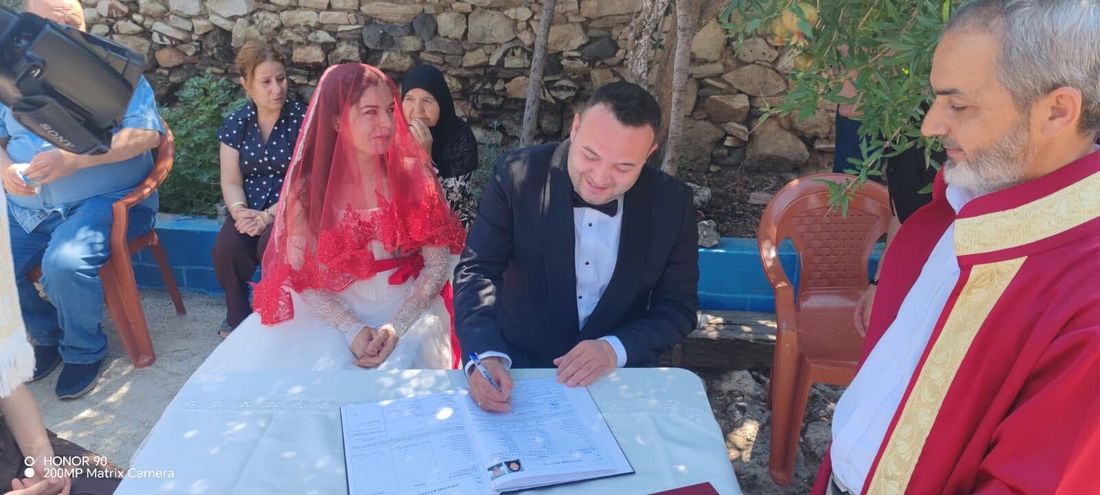 Kula’da Müftü Nerkiz’den Yeni Evli Çifte Anlamlı Hediye (3)