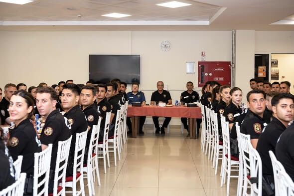 Manisa İl Emniyet Müdürü Adnan Karayel, Çevik Kuvvet Personeliyle Bir Araya Geldi (2)
