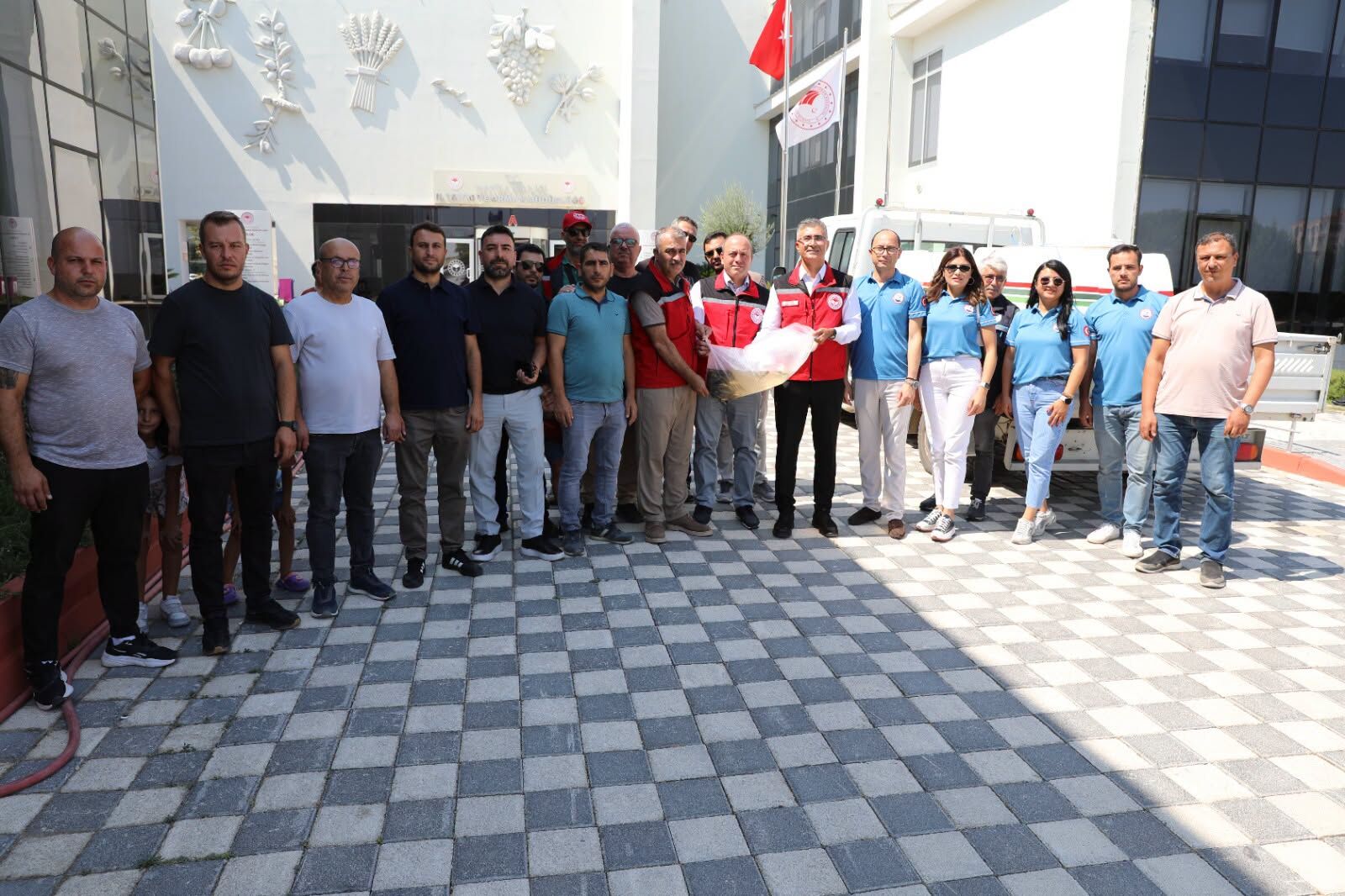 Manisa'da 1 Milyon 285 Bin Sazan Yavrusu Böletlerle Buluştu (1)