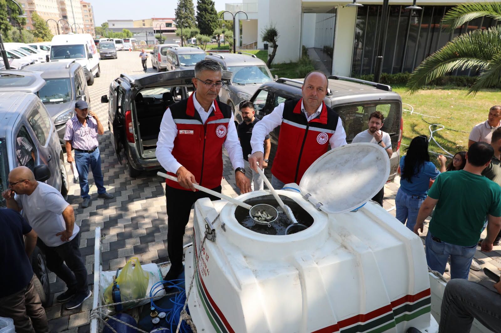 Manisa'da 1 Milyon 285 Bin Sazan Yavrusu Böletlerle Buluştu (3)