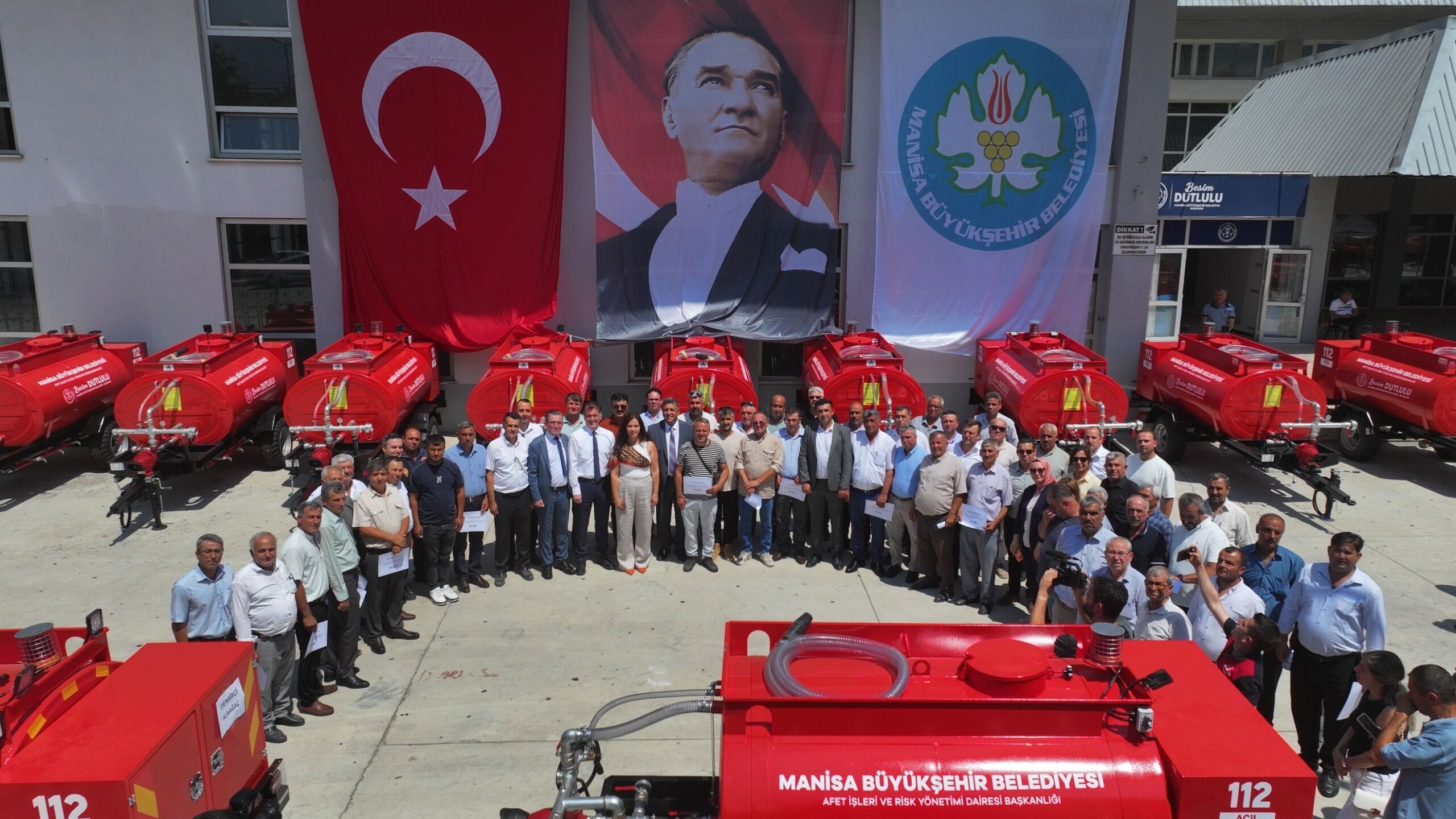 Manisa'da 100 Su Tankeri Kırsal Mahallelere Teslim Edildi! (1)