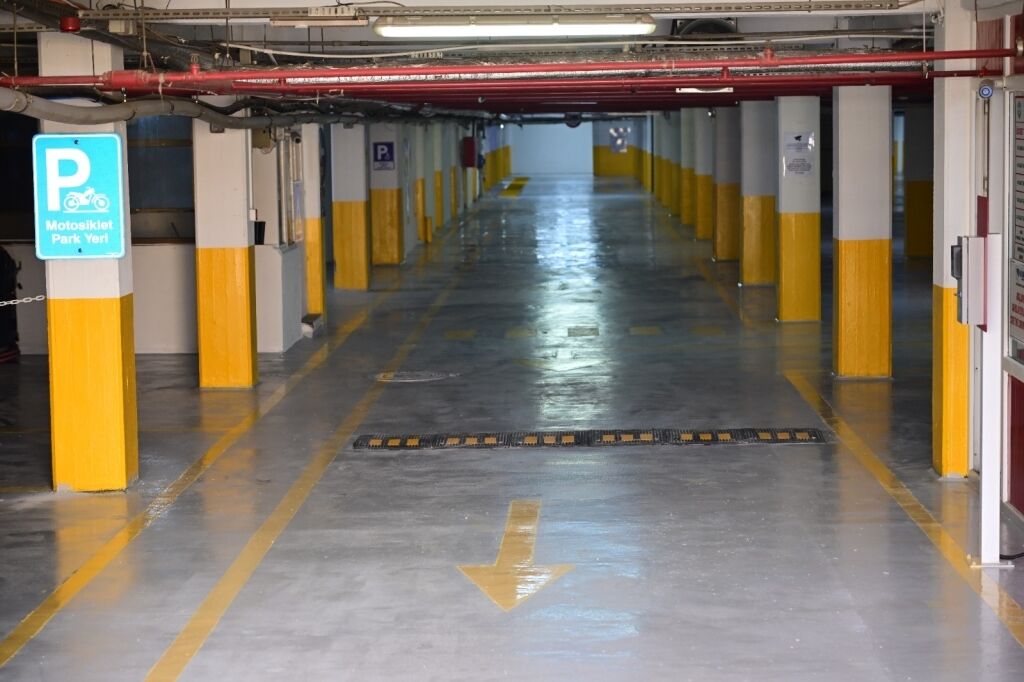Manisa’da Kültür Sitesi Yeraltı Otoparkı Yenilendi! (1)