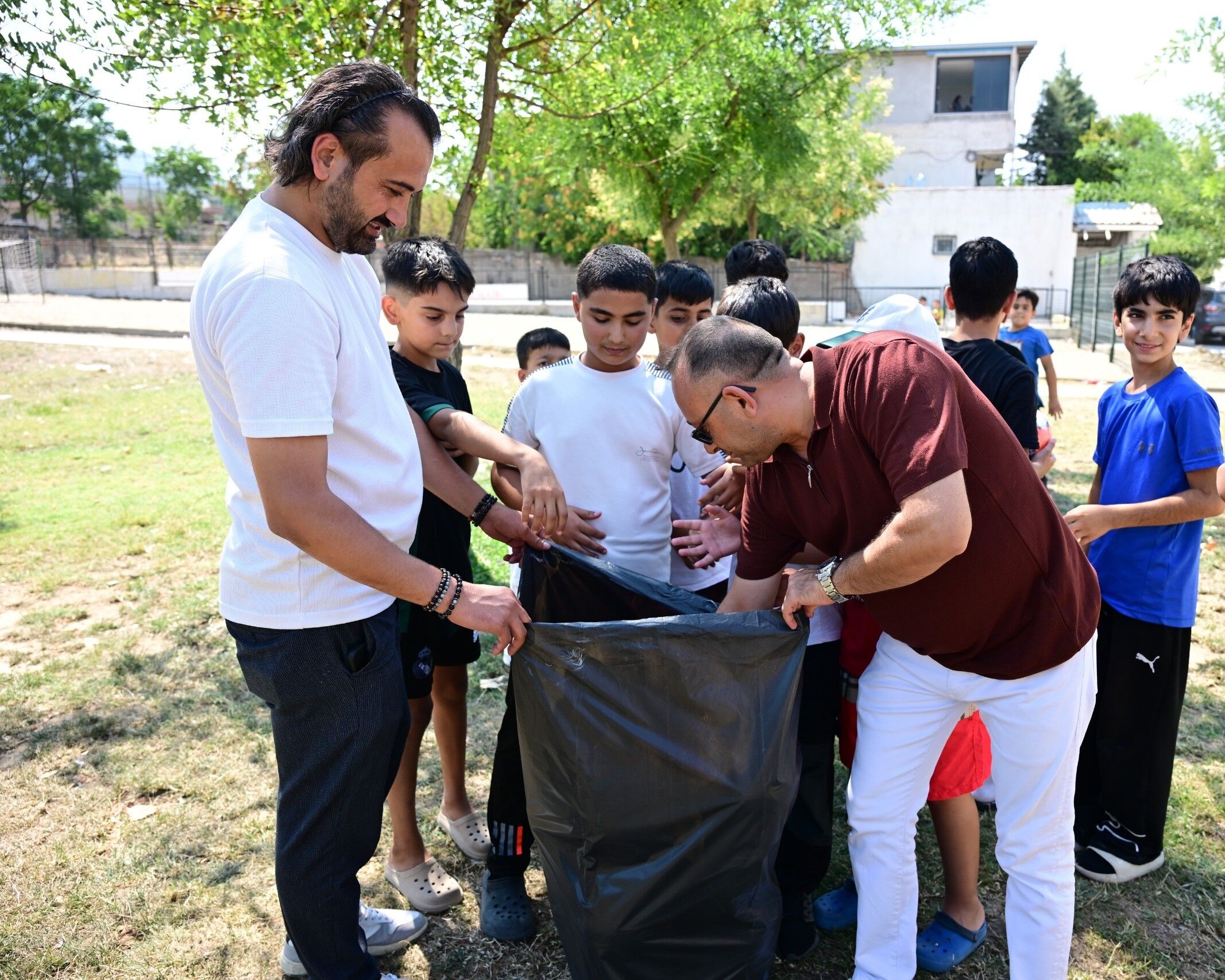 Manisa'da Mahallelerin Sorunları Sahada Çözülüyor (4)