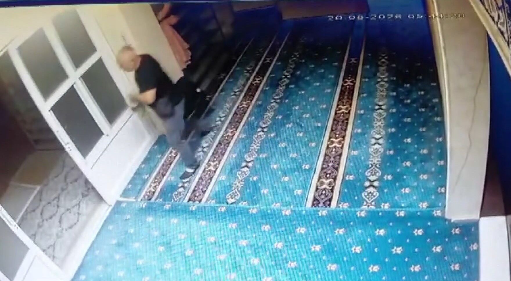 Manisa'da Valizli Hırsız Yakayı Ele Verdi! (2)