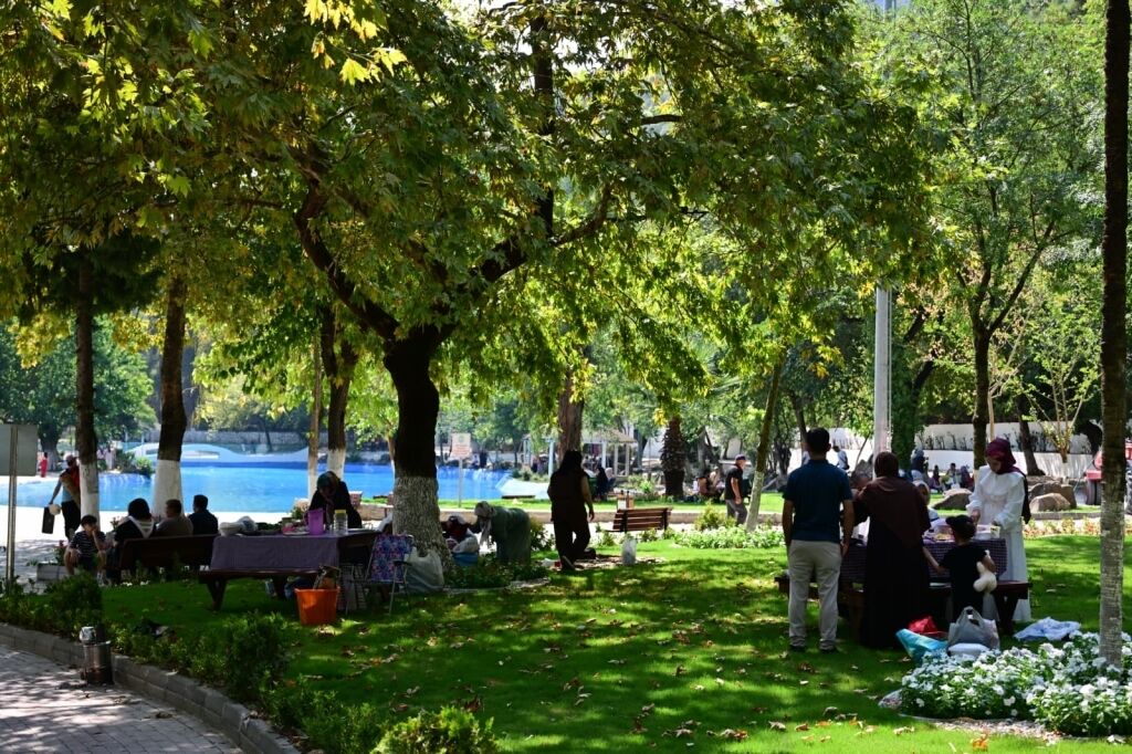Manisalıların Yeni Buluşa Noktası! (2)