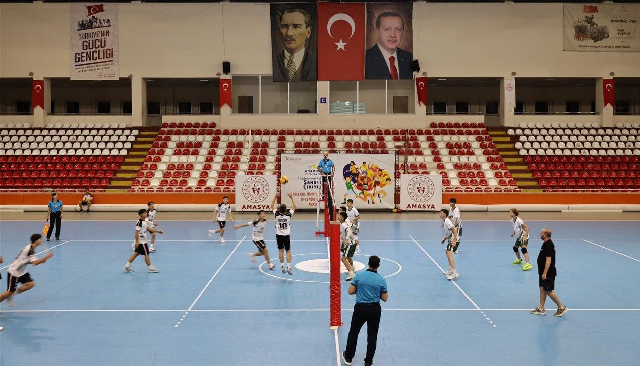 Manisa’nın genç voleybolcularından Türkiye ikinciliği-.3.1