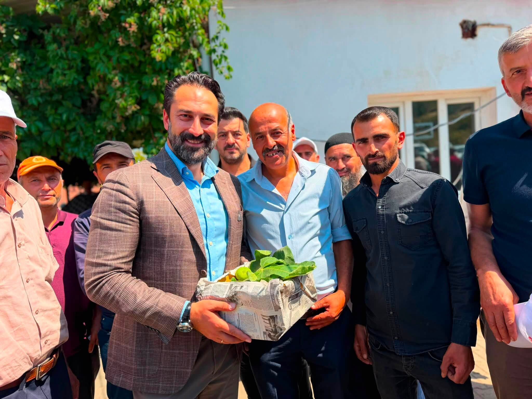 Mücahit Arınç'tan Manisa'da Yoğun Saha Mesaisi! (1)