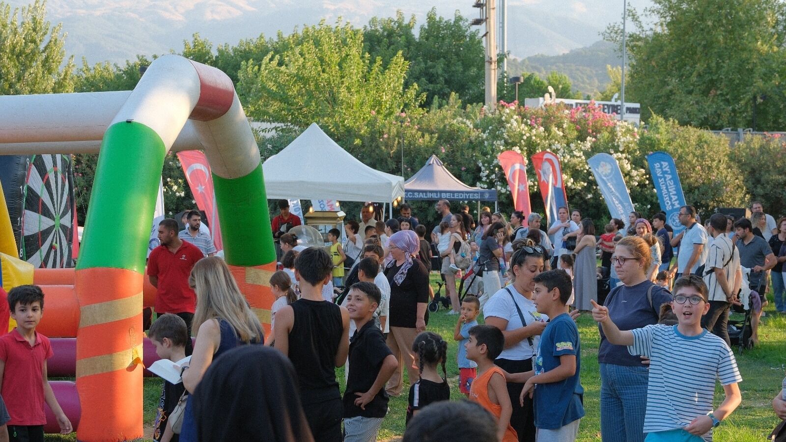 Salihli'de Çocuklar Doyasıya Eğlendi! (1)