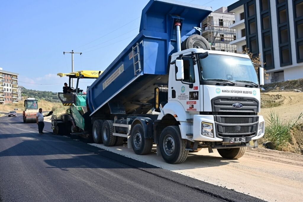 Turgutlu’ya 5,5 Kilometrelik Asfalt Hamlesi (2)