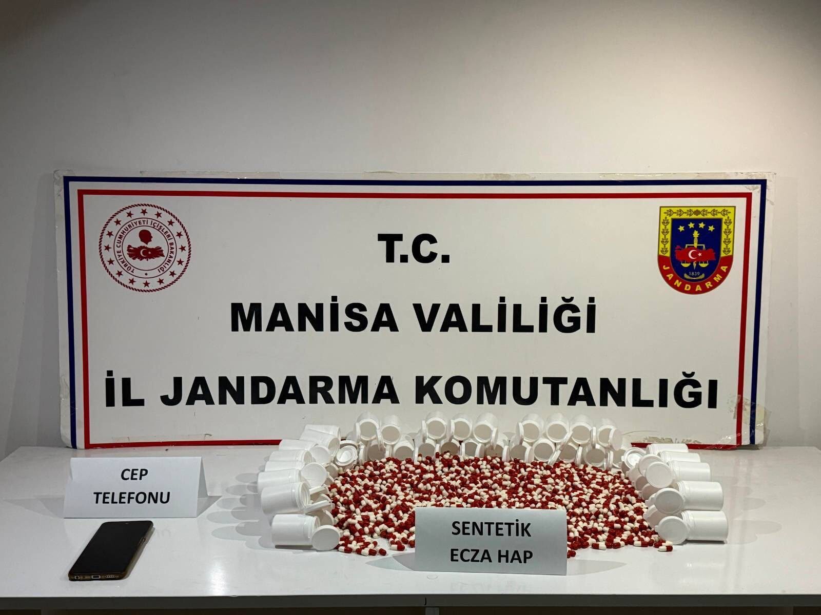 Manisa Jandarmasından Uyuşturucu Tacirlerine Peş Peşe Operasyon: 3 Tutuklama-.3.1