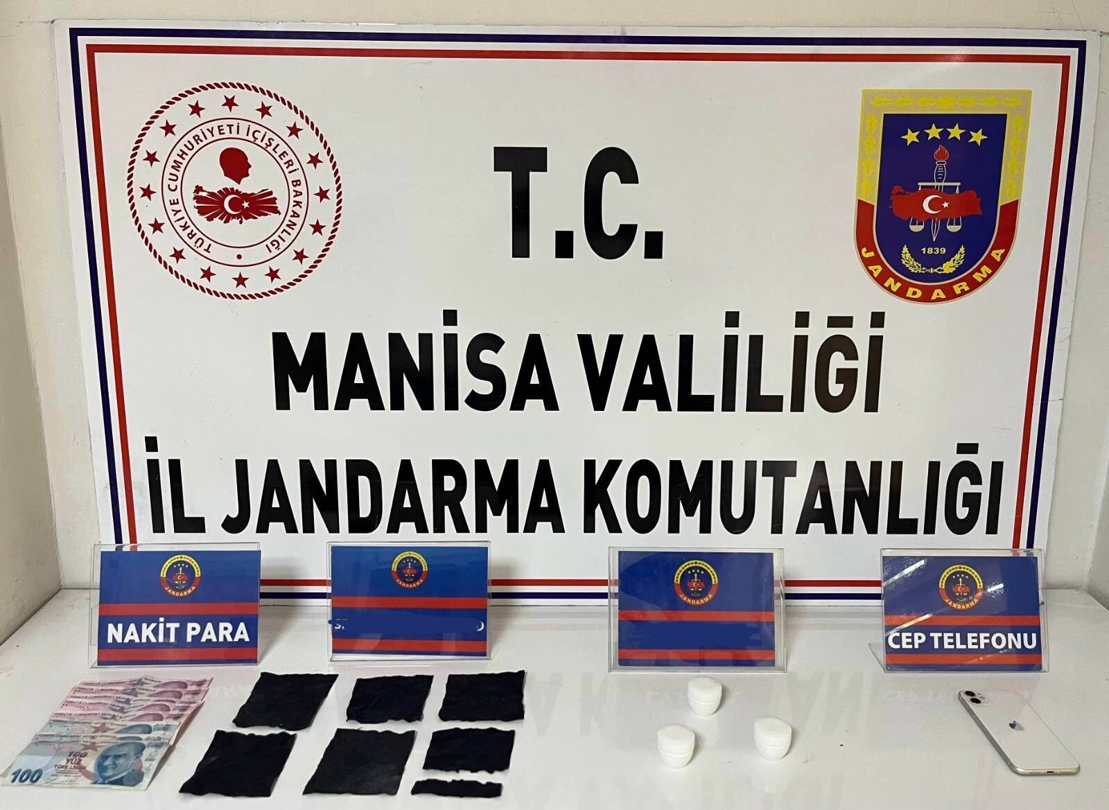 Manisa Jandarmasından Uyuşturucu Tacirlerine Peş Peşe Operasyon: 3 Tutuklama-.1