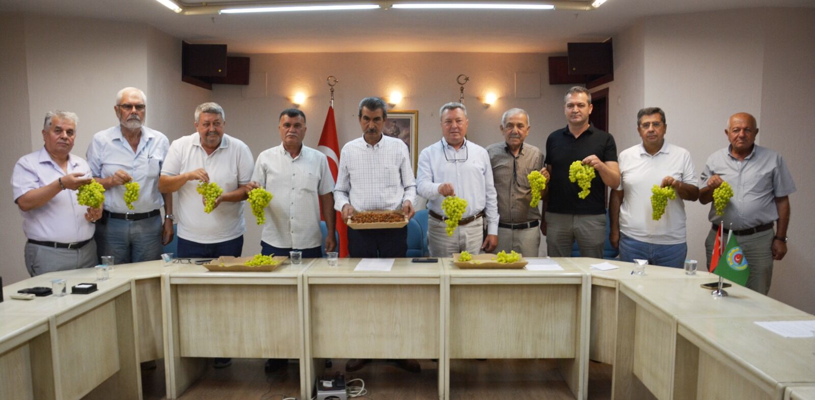 Manisa'da Ziraat Odası Başkanlarından kuru üzüm fiyatı çağrısı-1