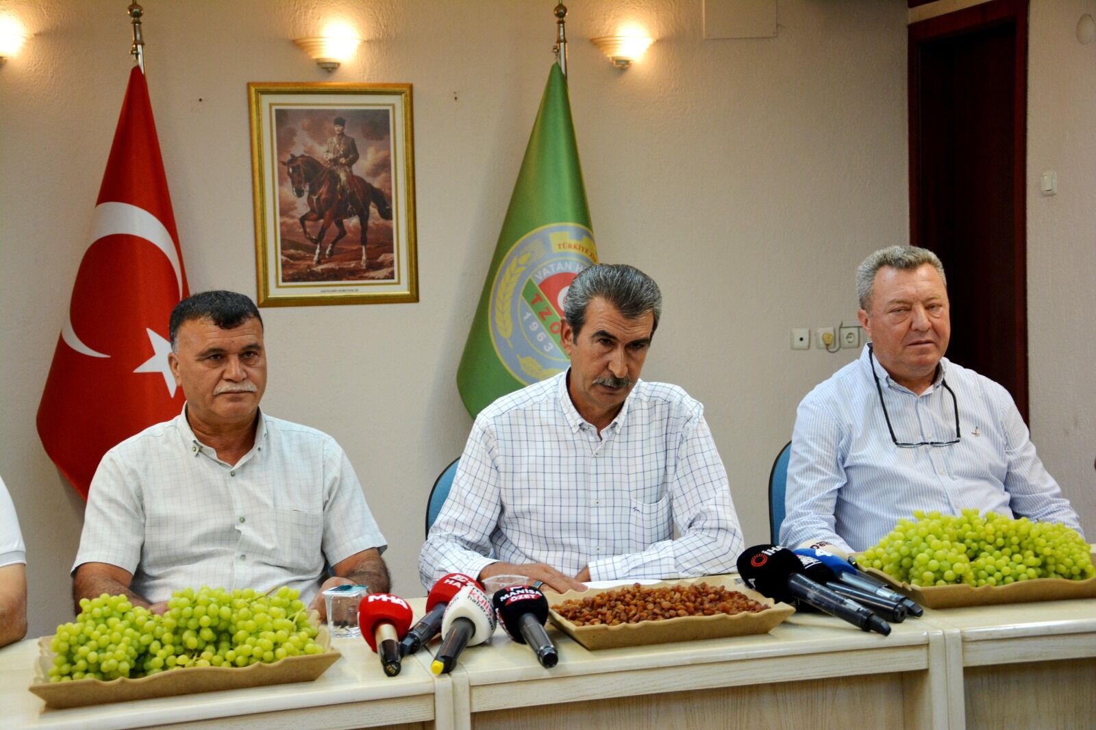 Manisa'da Ziraat Odası Başkanlarından kuru üzüm fiyatı çağrısı